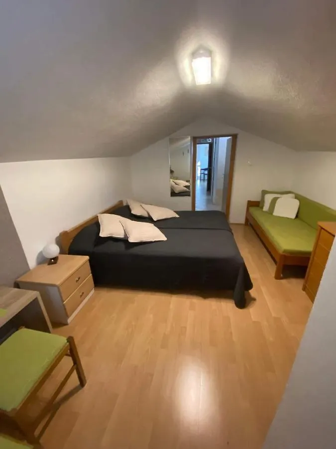 Apartmani Biserka Punat